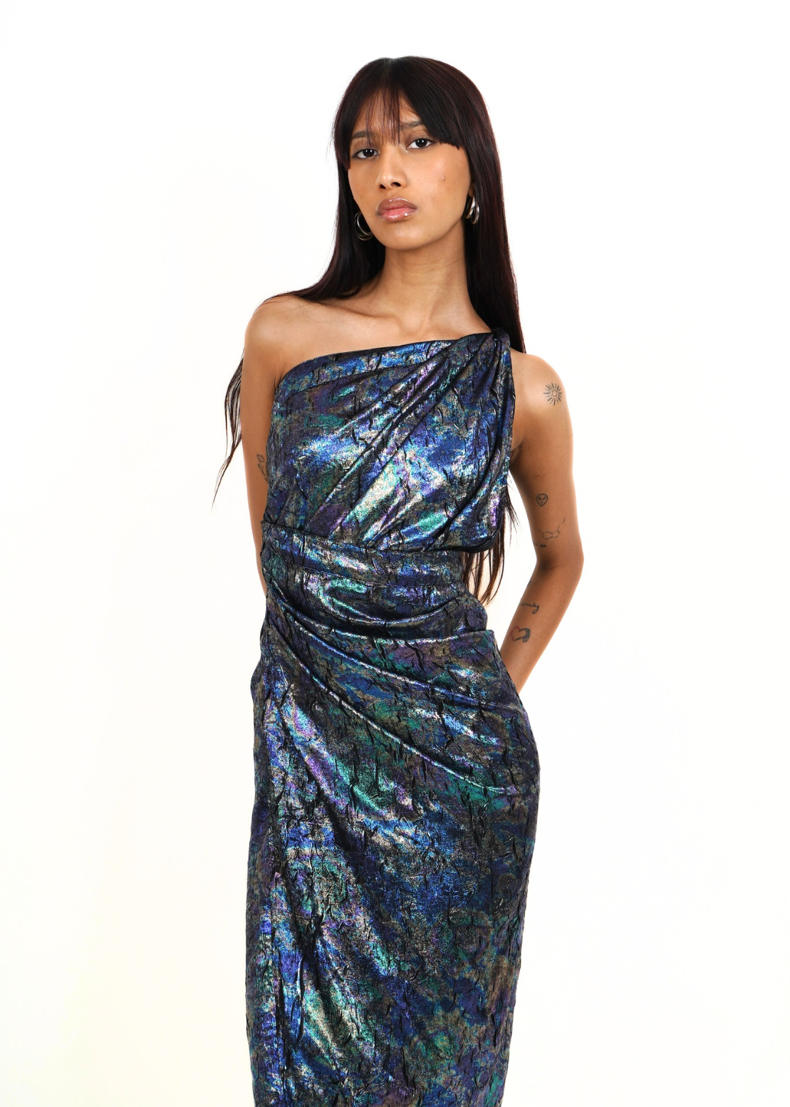 Reversible Skirt: Holographic & Black