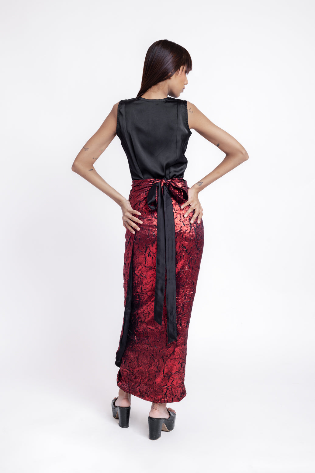 Reversible Skirt (Black & Red Holographic)